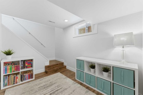 128 78 Avenue Se, Calgary, AB - Indoor Photo Showing Other Room
