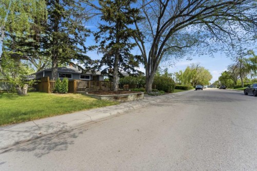 128 78 Avenue Se, Calgary, AB - Outdoor