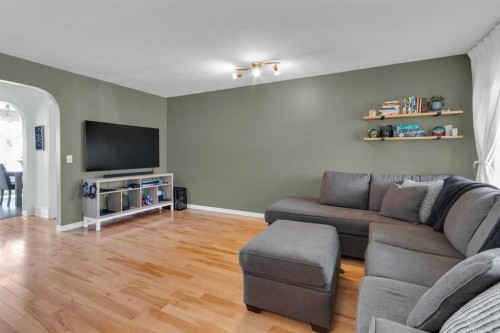 111 Arbour Meadows Close Nw, Calgary, AB - Indoor Photo Showing Living Room