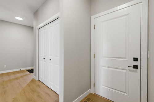 139 Belvedere Crescent Se, Calgary, AB - Indoor Photo Showing Other Room