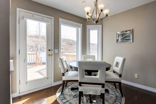 331 Sierra Madre Court Sw, Calgary, AB - Indoor Photo Showing Dining Room