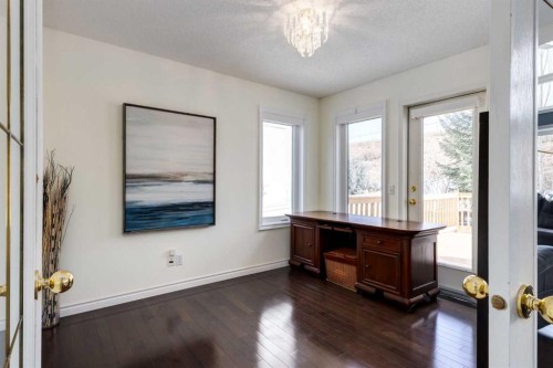 331 Sierra Madre Court Sw, Calgary, AB - Indoor Photo Showing Other Room