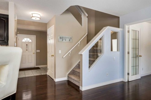 331 Sierra Madre Court Sw, Calgary, AB - Indoor Photo Showing Other Room