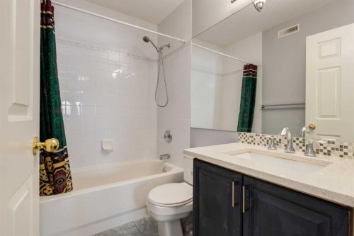 331 Sierra Madre Court Sw, Calgary, AB - Indoor Photo Showing Bathroom