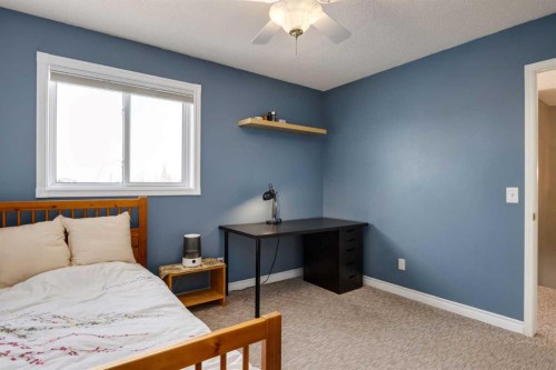 331 Sierra Madre Court Sw, Calgary, AB - Indoor Photo Showing Bedroom