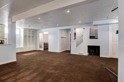 331 Sierra Madre Court Sw, Calgary, AB - Indoor Photo Showing Other Room