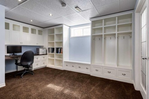 331 Sierra Madre Court Sw, Calgary, AB - Indoor