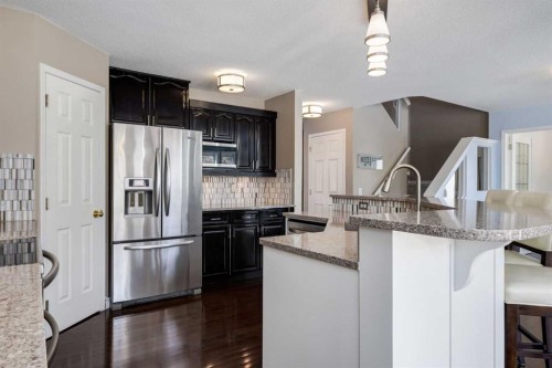 331 Sierra Madre Court Sw, Calgary, AB - Indoor Photo Showing Kitchen With Stainless Steel Kitchen With Upgraded Kitchen