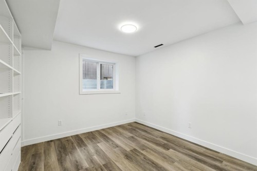 6928 Hunterbow Crescent Nw, Calgary, AB - Indoor Photo Showing Other Room