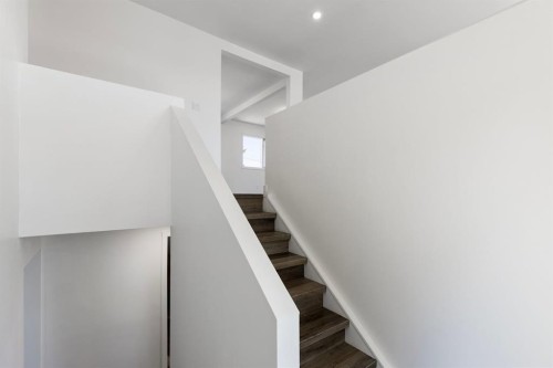 6928 Hunterbow Crescent Nw, Calgary, AB - Indoor Photo Showing Other Room