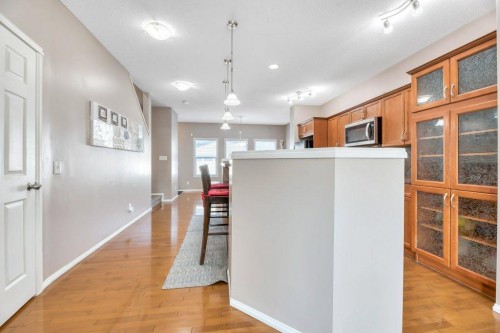 319 Saddlebrook Circle Ne, Calgary, AB - Indoor
