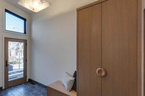 3423 23 Street Nw, Calgary, AB - Indoor Photo Showing Bathroom