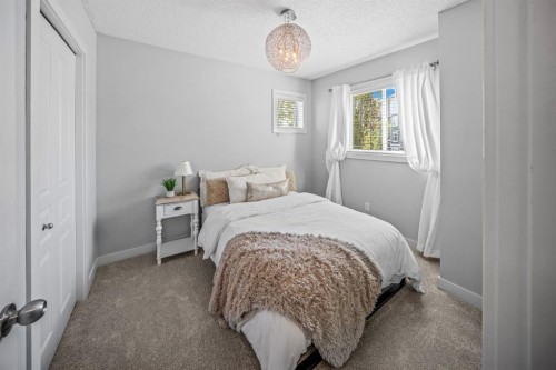 67 Mahogany Row Se, Calgary, AB - Indoor Photo Showing Bedroom