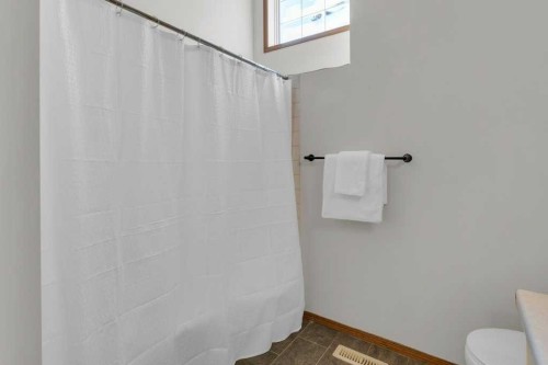 24 Citadel Close Nw, Calgary, AB - Indoor Photo Showing Bathroom