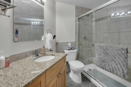 24 Citadel Close Nw, Calgary, AB - Indoor Photo Showing Bathroom
