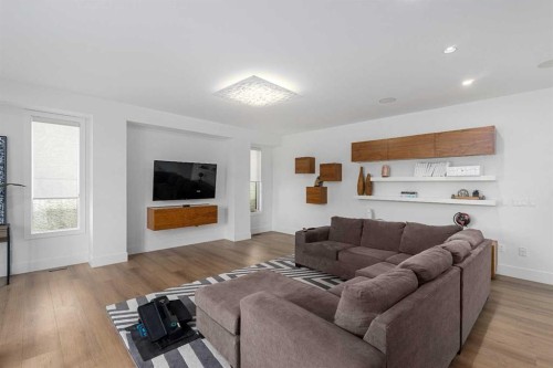 2620 14A Street Sw, Calgary, AB - Indoor Photo Showing Living Room