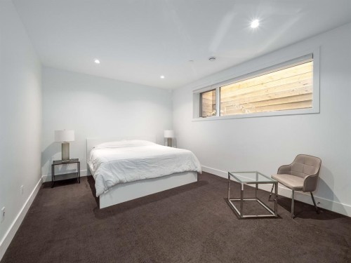 2620 14A Street Sw, Calgary, AB - Indoor Photo Showing Bedroom