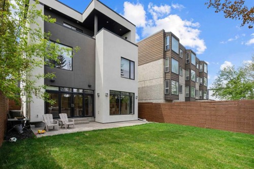 2620 14A Street Sw, Calgary, AB - Outdoor