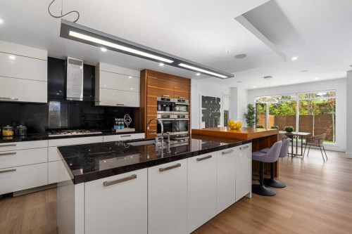 2620 14A Street Sw, Calgary, AB - Indoor Photo Showing Kitchen With Upgraded Kitchen