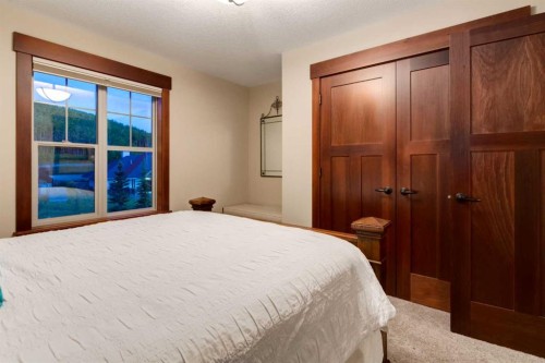 250 Crestridge Place Sw, Calgary, AB 