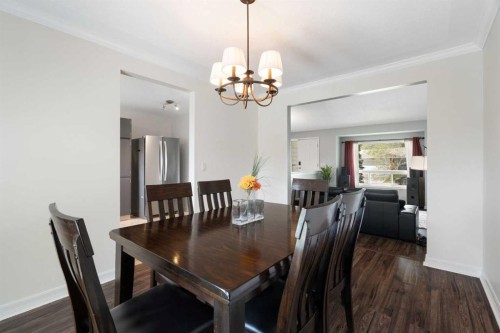 8 Hawkwood Place Nw, Calgary, AB - Indoor Photo Showing Dining Room