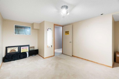 8 Hawkwood Place Nw, Calgary, AB - Indoor Photo Showing Other Room