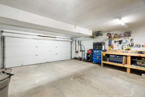 8 Hawkwood Place Nw, Calgary, AB - Indoor Photo Showing Garage