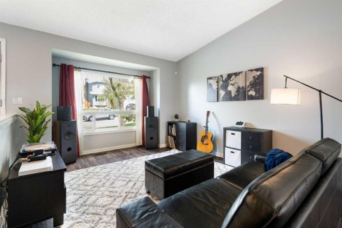8 Hawkwood Place Nw, Calgary, AB - Indoor