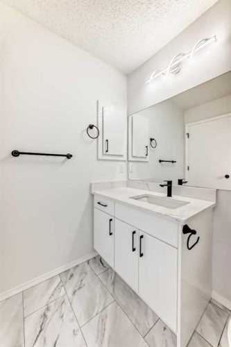12634 Coventry Hills Way Ne, Calgary, AB - Indoor Photo Showing Bathroom