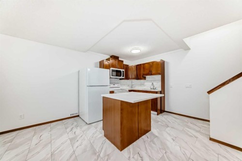 12634 Coventry Hills Way Ne, Calgary, AB - Indoor Photo Showing Kitchen