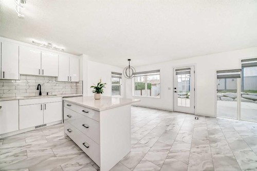 12634 Coventry Hills Way Ne, Calgary, AB - Indoor Photo Showing Kitchen