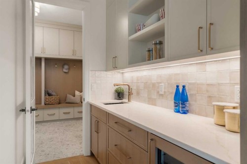 2917 Lindstrom Drive Sw, Calgary, AB 