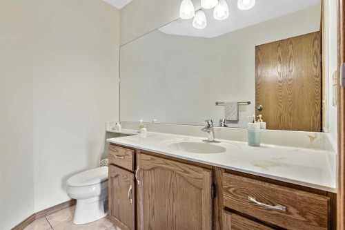 35 Candle Court Sw, Calgary, AB - Indoor Photo Showing Bathroom