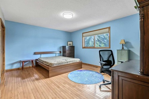 35 Candle Court Sw, Calgary, AB - Indoor Photo Showing Bedroom