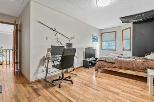 35 Candle Court Sw, Calgary, AB - Indoor Photo Showing Bedroom