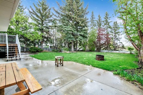 35 Candle Court Sw, Calgary, AB - Outdoor