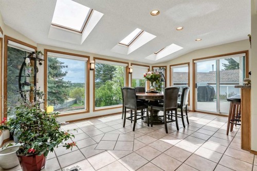 35 Candle Court Sw, Calgary, AB - Indoor Photo Showing Dining Room