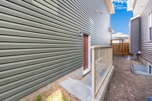 32 Saddlestone Way Ne, Calgary, AB - Outdoor