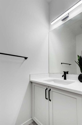 41 Copperhead Road Se, Calgary, AB - Indoor Photo Showing Bathroom