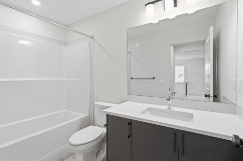 190 Annette Landing Nw, Calgary, AB - Indoor Photo Showing Bathroom