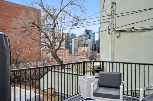 223 2 Avenue Ne, Calgary, AB - Outdoor
