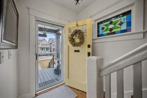 223 2 Avenue Ne, Calgary, AB - Indoor Photo Showing Other Room