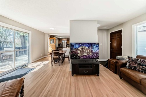 5007 Vallance Crescent Nw, Calgary, AB - Indoor