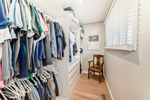 5007 Vallance Crescent Nw, Calgary, AB - Indoor With Storage