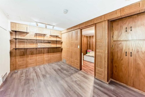 5007 Vallance Crescent Nw, Calgary, AB - Indoor Photo Showing Other Room