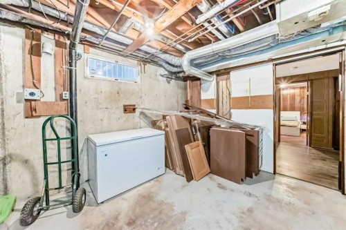 5007 Vallance Crescent Nw, Calgary, AB - Indoor Photo Showing Basement