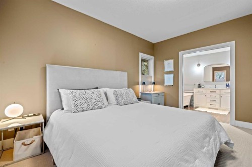 230 Garrison Square Sw, Calgary, AB - Indoor Photo Showing Bedroom