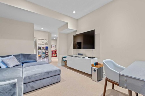 230 Garrison Square Sw, Calgary, AB - Indoor