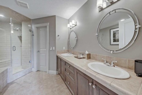 3629 1A Street Sw, Calgary, AB - Indoor Photo Showing Bathroom