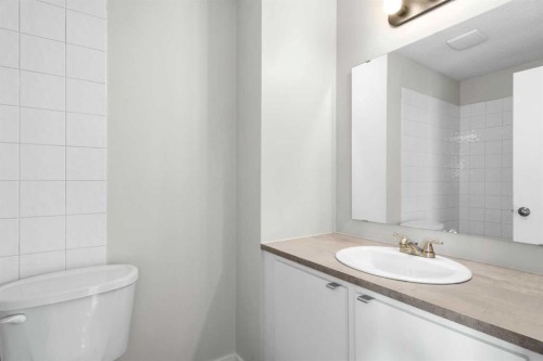 124 Bergen Crescent Nw, Calgary, AB - Indoor Photo Showing Bathroom